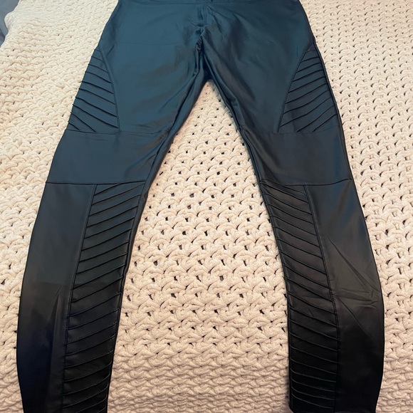 Faux leather motto leggings - Picture 1 of 3